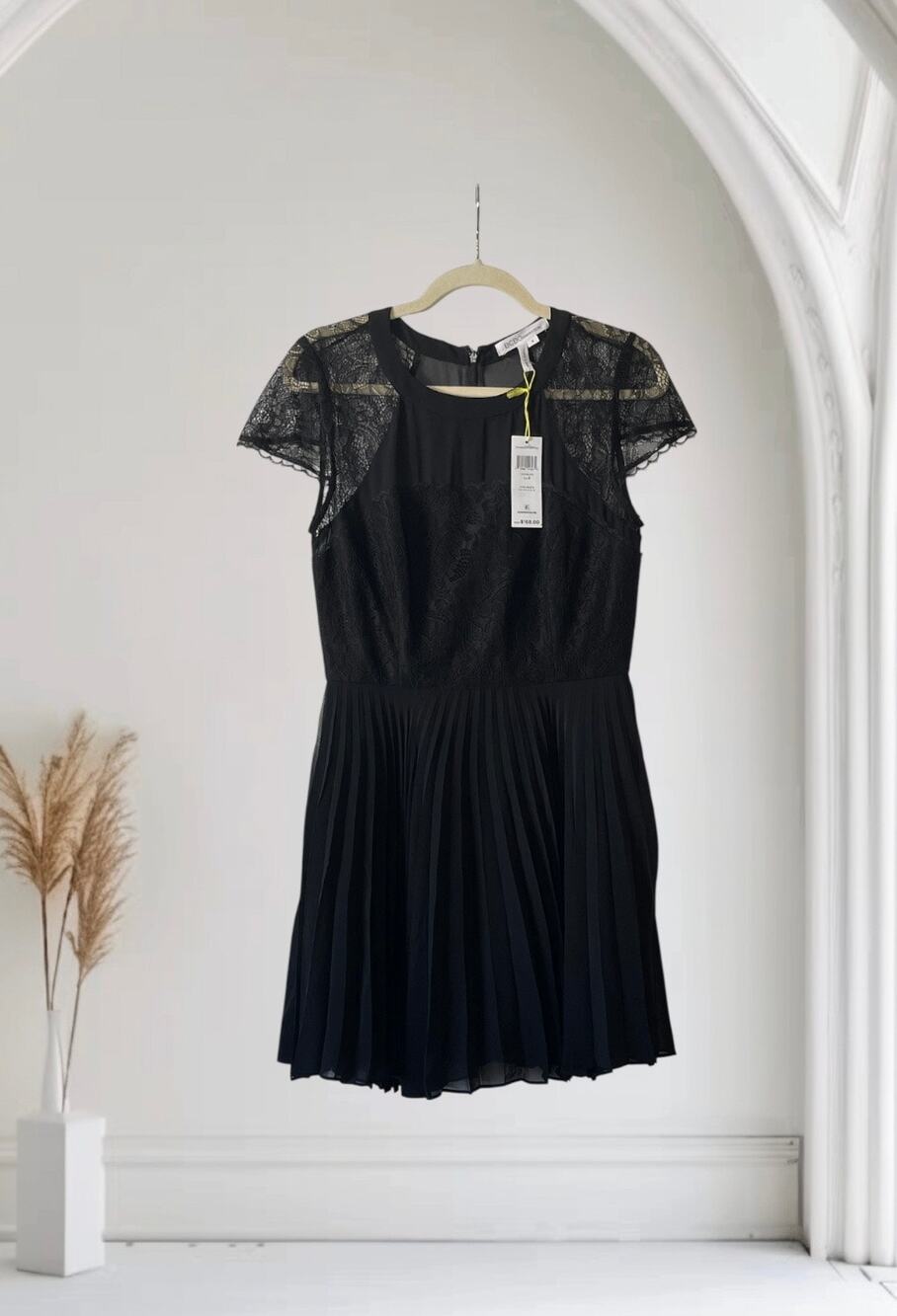 NWT BCBGeneration Black Lace/Chiffon Dress Size 8